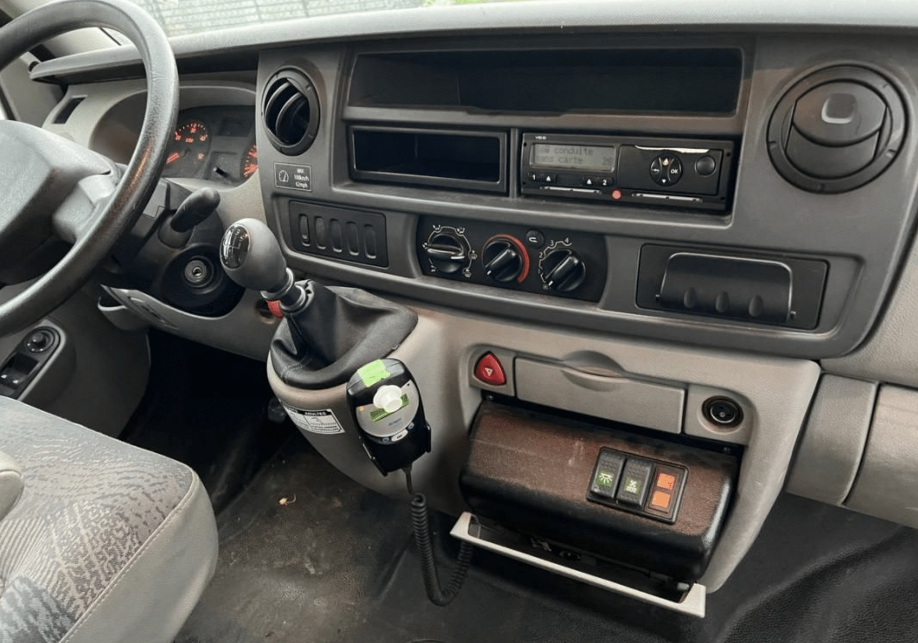 ᐈ Comment obtenir le code autoradio Renault master ?