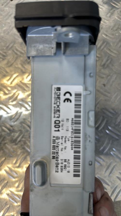 450034-Autoradio-dorigine-MERCEDES-CLASSE-C-203-PHASE-1-Diesel-image-3 450034 Autoradio dorigine MERCEDES CLASSE C 203 PHASE 1 Diesel image 3 1 Autoradio MERCEDES CLASSE C 203 PHASE 1 d'origine - 2003 - Occasion Code Autoradio