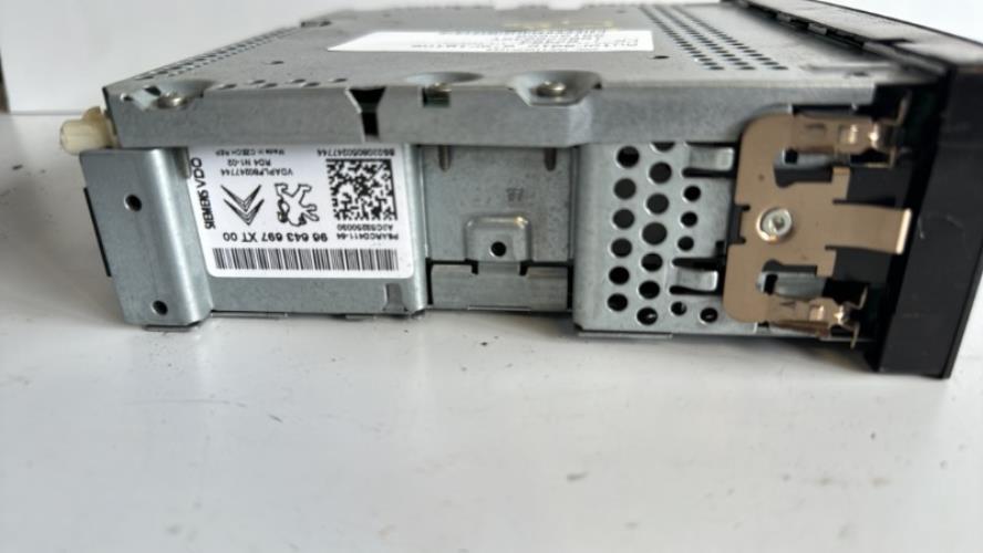 455404-Autoradio-dorigine-CITROEN-C3-1-PHASE-2-Essence-image-2 455404 Autoradio dorigine CITROEN C3 1 PHASE 2 Essence image 2 1 Autoradio CITROEN C3 1 PHASE 2 d'origine - 2008 - Occasion Code Autoradio