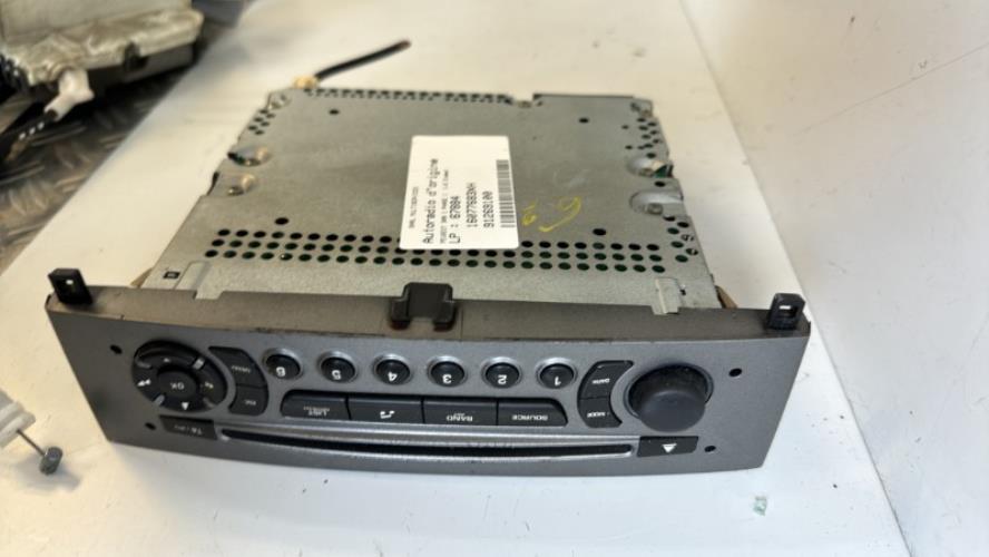 470529-Autoradio-dorigine-PEUGEOT-308-1-PHASE-1-Diesel-image-3 470529 Autoradio dorigine PEUGEOT 308 1 PHASE 1 Diesel image 3 1 Autoradio PEUGEOT 308 1 PHASE 1 d'origine - 2008 - Occasion Code Autoradio