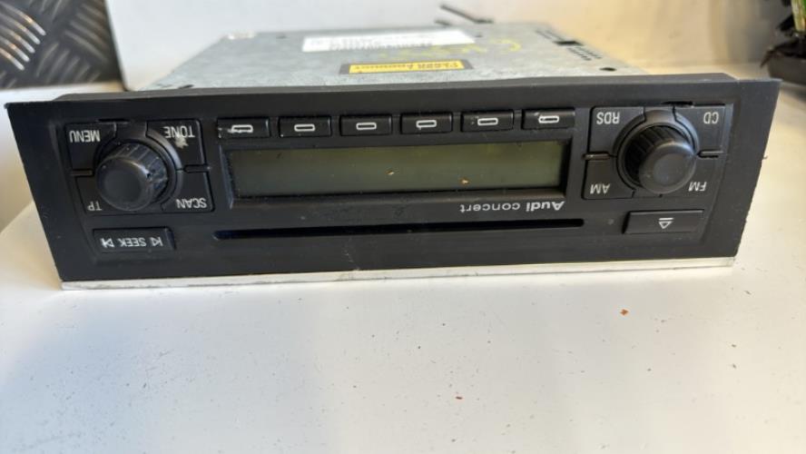 471879-Autoradio-dorigine-AUDI-A4-2-AVANT-PHASE-2-BREAK-D-image-4 471879 Autoradio dorigine AUDI A4 2 AVANT PHASE 2 BREAK D image 4 1 Autoradio AUDI A4 2 AVANT PHASE 2 BREAK d'origine - 2006 - Occasion Code Autoradio