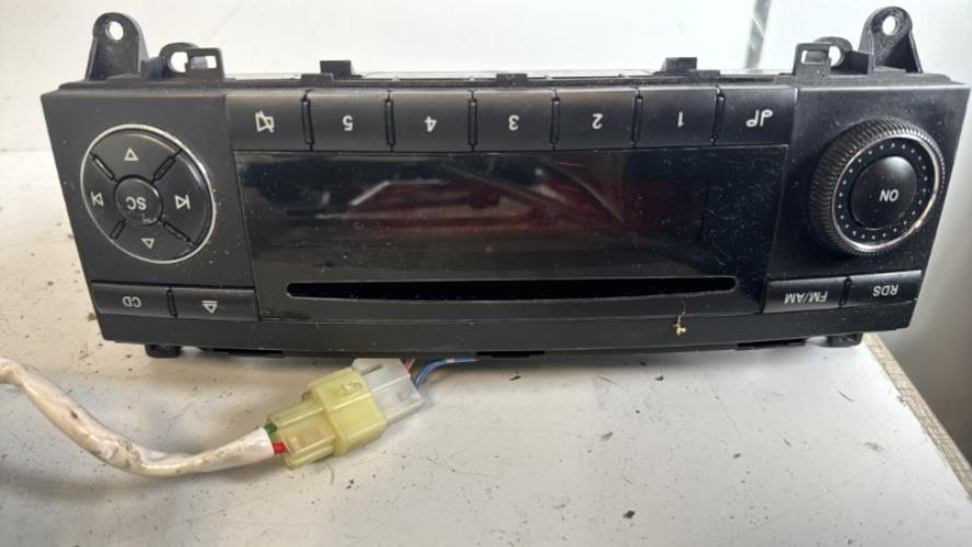 479531-Autoradio-dorigine-MERCEDES-CLASSE-B-245-PHASE-1-D-image-2 479531 Autoradio dorigine MERCEDES CLASSE B 245 PHASE 1 D image 2 1 Autoradio MERCEDES CLASSE B 245 PHASE 1 d'origine - 2005 - Occasion Code Autoradio