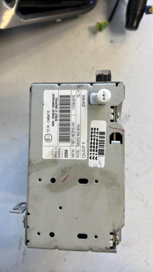 480388-Autoradio-dorigine-FORD-TRANSIT-CUSTOM-PHASE-1-Die-image-3-1 480388 Autoradio dorigine FORD TRANSIT CUSTOM PHASE 1 Die image 3 1 1 Autoradio FORD TRANSIT CUSTOM 1 PHASE 1 d'origine - 2015 - Occasion Code Autoradio