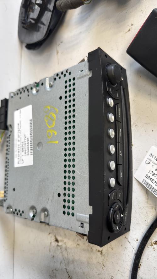 486247-Autoradio-dorigine-CITROEN-C4-GRAND-PICASSO-1-Esse-image-1-1 486247 Autoradio dorigine CITROEN C4 GRAND PICASSO 1 Esse image 1 1 1 Autoradio CITROEN C4 GRAND PICASSO 1 d'origine - 2007 - Occasion Code Autoradio