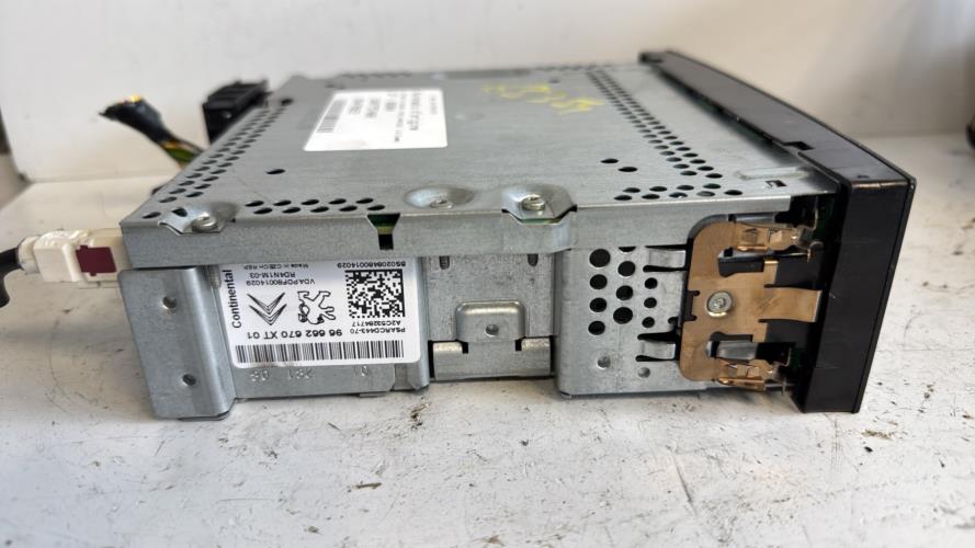486706-Autoradio-dorigine-CITROEN-C4-PICASSO-1-Diesel-image-2 486706 Autoradio dorigine CITROEN C4 PICASSO 1 Diesel image 2 1 Autoradio CITROEN C4 PICASSO 1 d'origine - 2009 - Occasion Code Autoradio