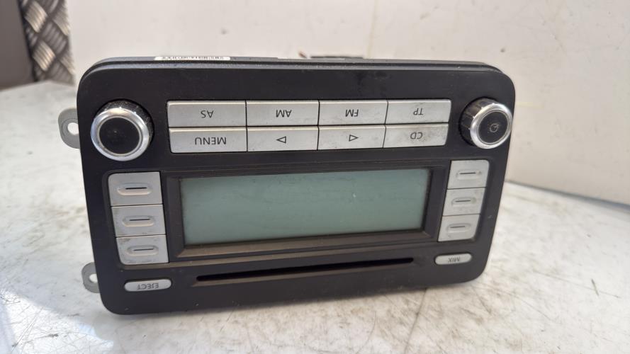 517029-Autoradio-dorigine-VOLKSWAGEN-GOLF-5-Diesel-image-1 517029 Autoradio dorigine VOLKSWAGEN GOLF 5 Diesel image 1 1 Autoradio VOLKSWAGEN GOLF 5 d'origine - 2006 - Occasion Code Autoradio