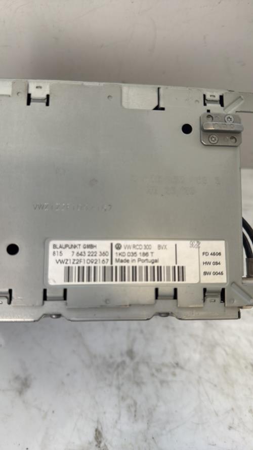 517029-Autoradio-dorigine-VOLKSWAGEN-GOLF-5-Diesel-image-2 517029 Autoradio dorigine VOLKSWAGEN GOLF 5 Diesel image 2 1 Autoradio VOLKSWAGEN GOLF 5 d'origine - 2006 - Occasion Code Autoradio