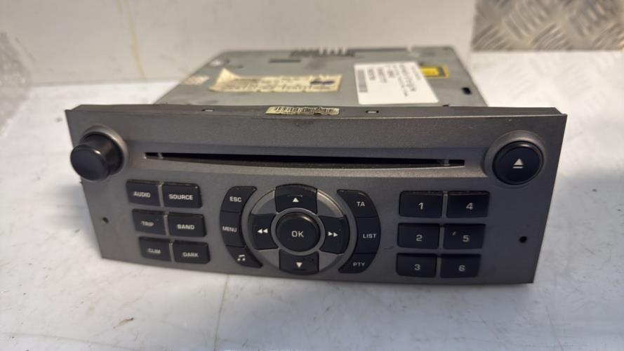 521280-Autoradio-dorigine-PEUGEOT-407-PHASE-1-Diesel-image-1 521280 Autoradio dorigine PEUGEOT 407 PHASE 1 Diesel image 1 1 Autoradio PEUGEOT 407 PHASE 1 d'origine - 2006 - Occasion Code Autoradio