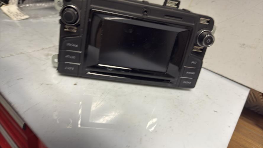 522626-Autoradio-dorigine-VOLKSWAGEN-POLO-5-PHASE-2-Diese-image-1 522626 Autoradio dorigine VOLKSWAGEN POLO 5 PHASE 2 Diese image 1 1 Autoradio VOLKSWAGEN POLO 5 PHASE 2 d'origine - 2014 - Occasion Code Autoradio