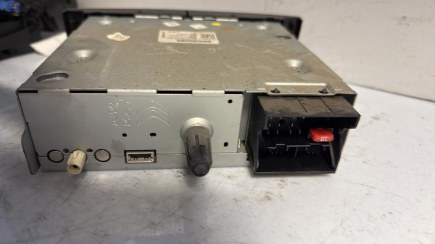 523805-Autoradio-dorigine-PEUGEOT-308-1-PHASE-2-Diesel-image-3 523805 Autoradio dorigine PEUGEOT 308 1 PHASE 2 Diesel image 3 1 Autoradio PEUGEOT 308 1 PHASE 2 d'origine - 2012 - Occasion Code Autoradio