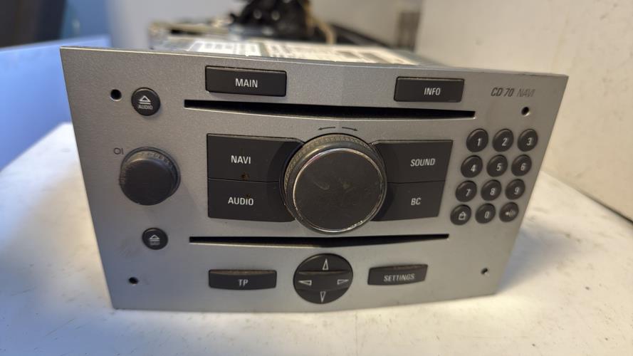 525441-Autoradio-dorigine-OPEL-ASTRA-H-GTC-PHASE-2-Diesel-image-2 525441 Autoradio dorigine OPEL ASTRA H GTC PHASE 2 Diesel image 2 1 Autoradio OPEL ASTRA H GTC PHASE 2 d'origine - 2009 - Occasion Code Autoradio