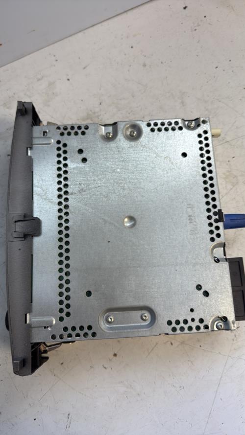 532305-Autoradio-dorigine-PEUGEOT-308-1-SW-PHASE-2-BREAK-image-3 532305 Autoradio dorigine PEUGEOT 308 1 SW PHASE 2 BREAK image 3 1 Autoradio PEUGEOT 308 1 SW PHASE 2 BREAK d'origine - 2011 - Occasion Code Autoradio