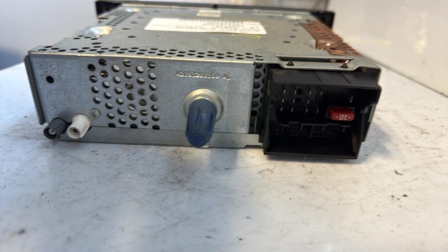 544372-Autoradio-dorigine-PEUGEOT-308-1-SW-PHASE-1-BREAK-image-3-1 544372 Autoradio dorigine PEUGEOT 308 1 SW PHASE 1 BREAK image 3 1 1 Autoradio PEUGEOT 308 1 SW PHASE 1 BREAK d'origine - 2008 - Occasion Code Autoradio