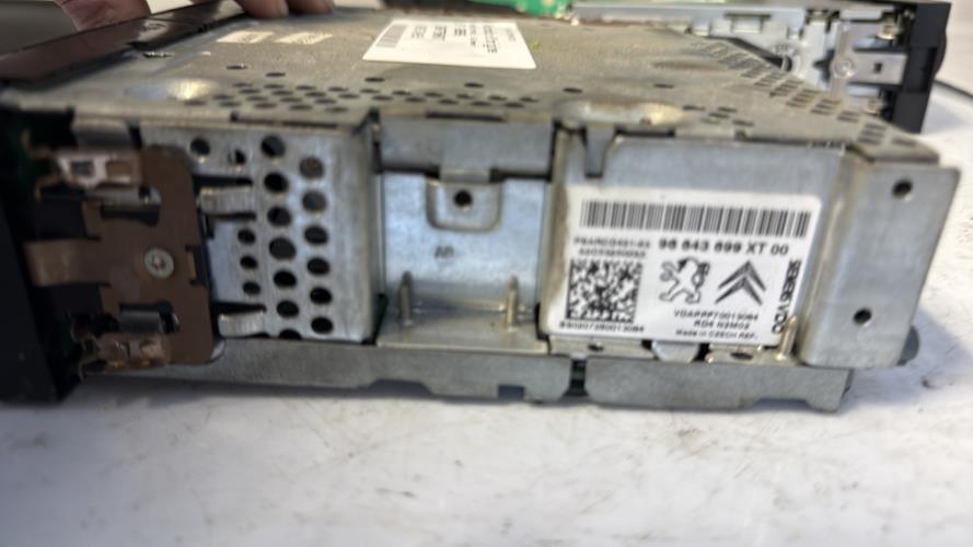 545012-Autoradio-dorigine-PEUGEOT-207-PHASE-1-Essence-image-2 545012 Autoradio dorigine PEUGEOT 207 PHASE 1 Essence image 2 1 Autoradio PEUGEOT 207 PHASE 1 d'origine - 2007 - Occasion Code Autoradio