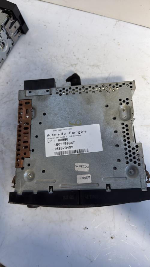 545012-Autoradio-dorigine-PEUGEOT-207-PHASE-1-Essence-image-3 545012 Autoradio dorigine PEUGEOT 207 PHASE 1 Essence image 3 1 Autoradio PEUGEOT 207 PHASE 1 d'origine - 2007 - Occasion Code Autoradio