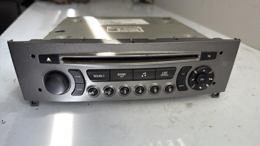 565744-Autoradio-dorigine-PEUGEOT-308-1-PHASE-2-Essence-image-2 565744 Autoradio dorigine PEUGEOT 308 1 PHASE 2 Essence image 2 1 Autoradio PEUGEOT 308 1 PHASE 2 d'origine - 2013 - Occasion Code Autoradio
