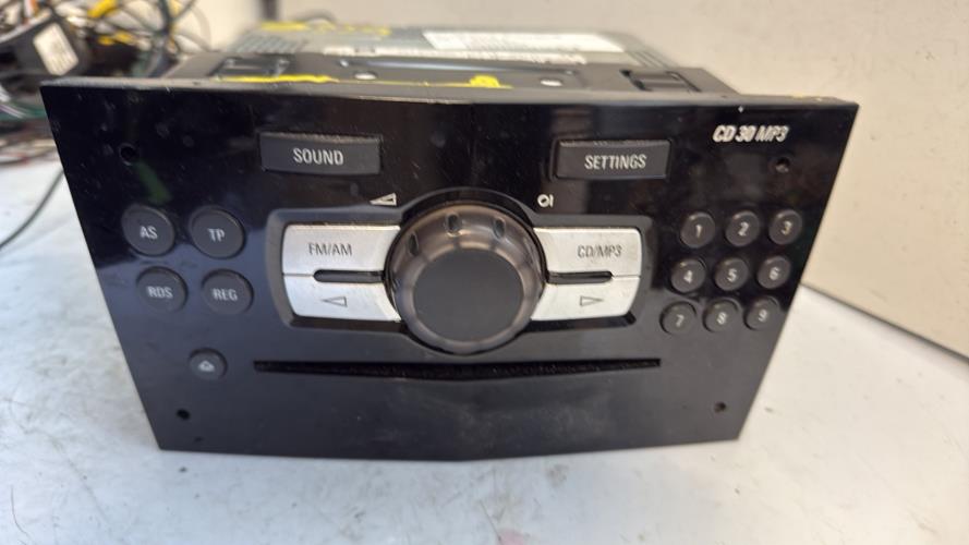 566528-Autoradio-dorigine-OPEL-CORSA-D-PHASE-1-Essence-image-1 566528 Autoradio dorigine OPEL CORSA D PHASE 1 Essence image 1 1 Autoradio OPEL CORSA D PHASE 1 d'origine - 2011 - Occasion Code Autoradio