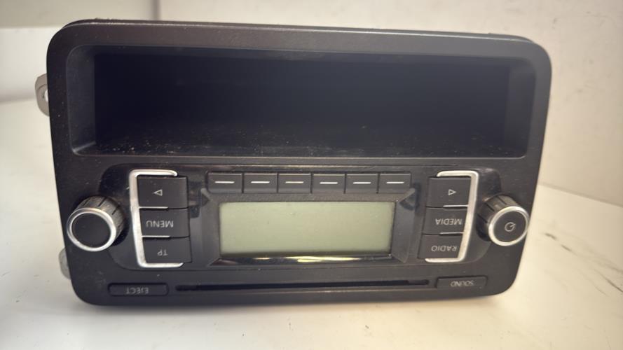 569203-Autoradio-dorigine-VOLKSWAGEN-POLO-5-PHASE-1-Essen-image-1-5 569203 Autoradio dorigine VOLKSWAGEN POLO 5 PHASE 1 Essen image 1 5 1 Autoradio VOLKSWAGEN POLO 5 PHASE 1 d'origine - 2010 - Occasion Code Autoradio