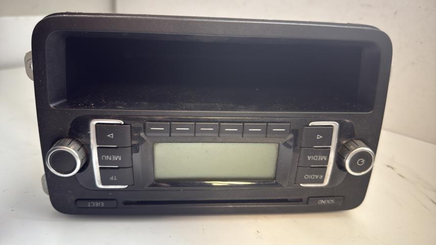 569203-Autoradio-dorigine-VOLKSWAGEN-POLO-5-PHASE-1-Essen-image-2-5 569203 Autoradio dorigine VOLKSWAGEN POLO 5 PHASE 1 Essen image 2 5 1 Autoradio VOLKSWAGEN POLO 5 PHASE 1 d'origine - 2010 - Occasion Code Autoradio