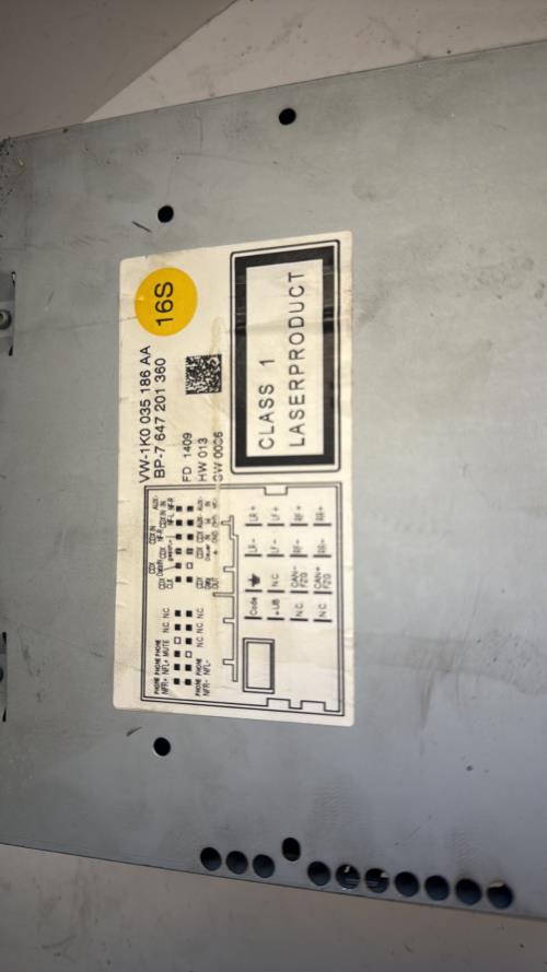 569793-Autoradio-dorigine-VOLKSWAGEN-GOLF-6-Essence-image-2 569793 Autoradio dorigine VOLKSWAGEN GOLF 6 Essence image 2 1 Autoradio VOLKSWAGEN GOLF 6 d'origine - 2009 - Occasion Code Autoradio