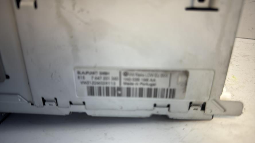 569793-Autoradio-dorigine-VOLKSWAGEN-GOLF-6-Essence-image-3 569793 Autoradio dorigine VOLKSWAGEN GOLF 6 Essence image 3 1 Autoradio VOLKSWAGEN GOLF 6 d'origine - 2009 - Occasion Code Autoradio