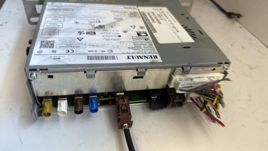 570153-Autoradio-dorigine-RENAULT-MEGANE-4-PHASE-2-DieselHybride-image-2 570153 Autoradio dorigine RENAULT MEGANE 4 PHASE 2 DieselHybride image 2 1 Autoradio RENAULT MEGANE 4 PHASE 2 d'origine - 2023 - Occasion Code Autoradio