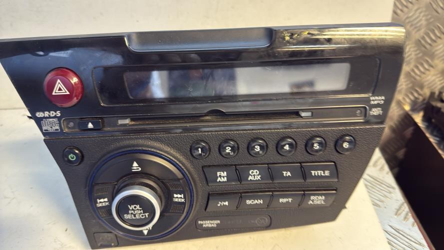 570384-Autoradio-dorigine-HONDA-CR-Z-PHASE-1-COUPE-Essenc-image-1-1 570384 Autoradio dorigine HONDA CR Z PHASE 1 COUPE Essenc image 1 1 1 Autoradio HONDA CR-Z PHASE 1 COUPE d'origine - 2012 - Occasion Code Autoradio
