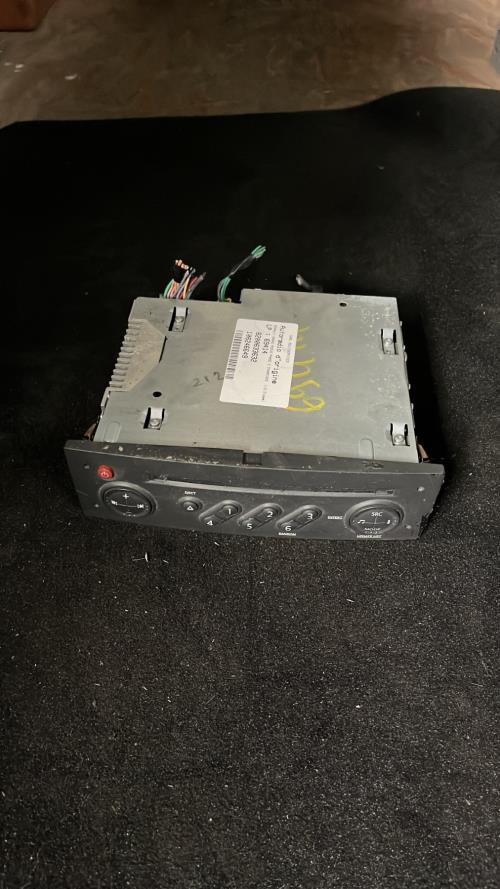 571130-Autoradio-dorigine-RENAULT-GRAND-MODUS-PHASE-2-Die-image-1-1 571130 Autoradio dorigine RENAULT GRAND MODUS PHASE 2 Die image 1 1 1 Autoradio RENAULT GRAND MODUS PHASE 2 d'origine - 2008 - Occasion Code Autoradio