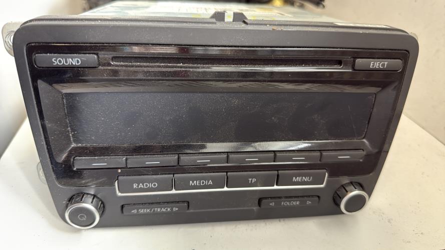 571594-Autoradio-dorigine-VOLKSWAGEN-TIGUAN-1-PHASE-2-Die-image-2-1 571594 Autoradio dorigine VOLKSWAGEN TIGUAN 1 PHASE 2 Die image 2 1 1 Autoradio VOLKSWAGEN TIGUAN 1 PHASE 2 d'origine - 2013 - Occasion Code Autoradio