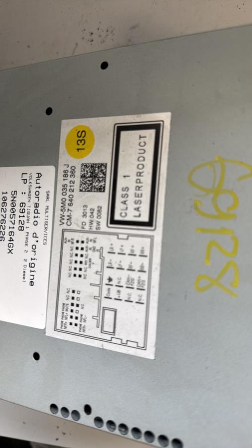 571594-Autoradio-dorigine-VOLKSWAGEN-TIGUAN-1-PHASE-2-Die-image-3-1 571594 Autoradio dorigine VOLKSWAGEN TIGUAN 1 PHASE 2 Die image 3 1 1 Autoradio VOLKSWAGEN TIGUAN 1 PHASE 2 d'origine - 2013 - Occasion Code Autoradio