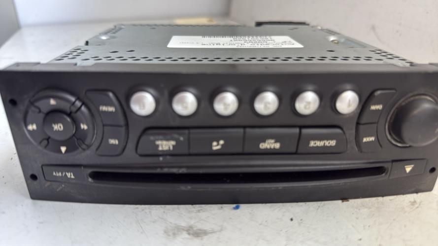 571946-Autoradio-dorigine-PEUGEOT-207-PHASE-2-CABRIOLET-D-image-2-1 571946 Autoradio dorigine PEUGEOT 207 PHASE 2 CABRIOLET D image 2 1 1 Autoradio PEUGEOT 207 PHASE 2 CABRIOLET d'origine - 2010 - Occasion Code Autoradio