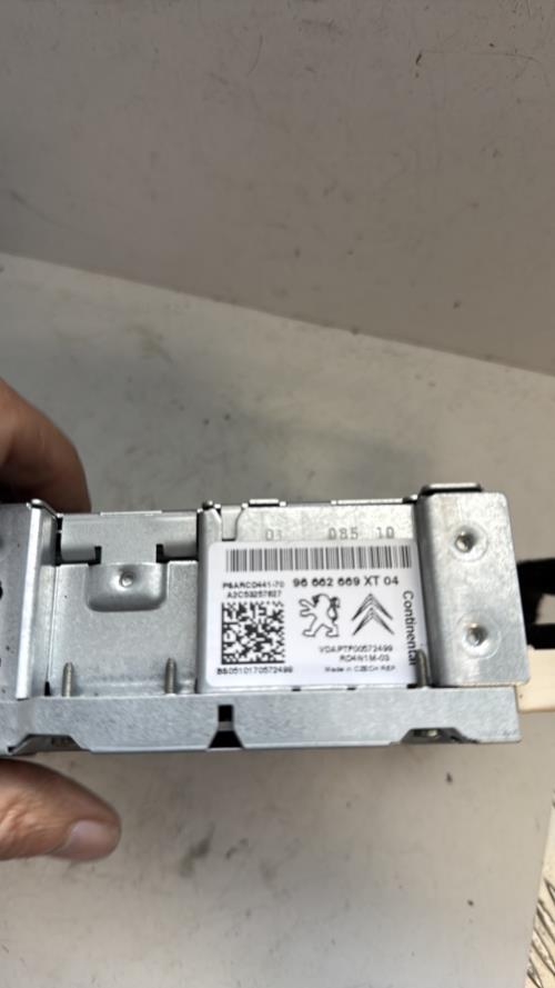 571946-Autoradio-dorigine-PEUGEOT-207-PHASE-2-CABRIOLET-D-image-3-1 571946 Autoradio dorigine PEUGEOT 207 PHASE 2 CABRIOLET D image 3 1 1 Autoradio PEUGEOT 207 PHASE 2 CABRIOLET d'origine - 2010 - Occasion Code Autoradio