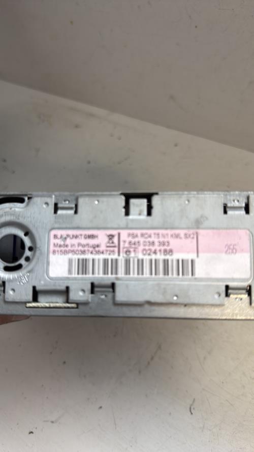 572783-Autoradio-dorigine-PEUGEOT-307-PHASE-1-BREAK-Diese-image-2 572783 Autoradio dorigine PEUGEOT 307 PHASE 1 BREAK Diese image 2 1 Autoradio PEUGEOT 307 PHASE 1 BREAK d'origine - 2007 - Occasion Code Autoradio