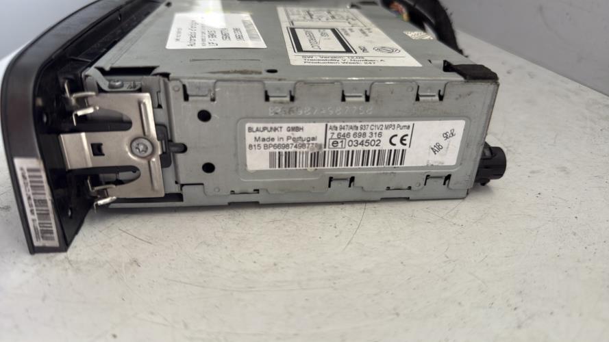 574570-Autoradio-dorigine-ALFA-ROMEO-GT-COUPE-Diesel-image-3 574570 Autoradio dorigine ALFA ROMEO GT COUPE Diesel image 3 1 Autoradio ALFA ROMEO GT COUPE d'origine - 2007 - Occasion Code Autoradio