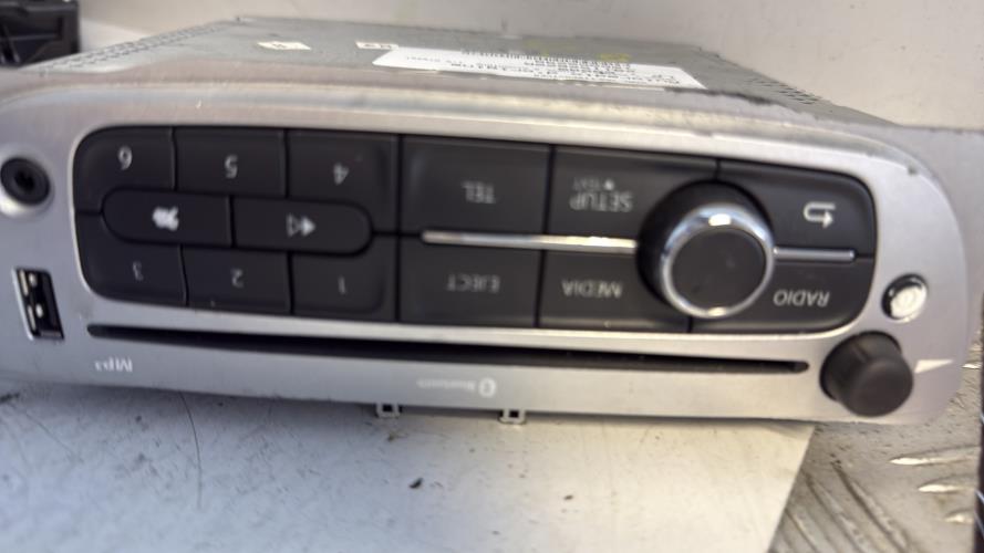 610414-Autoradio-dorigine-RENAULT-SCENIC-3-PHASE-2-Diesel-image-2 610414 Autoradio dorigine RENAULT SCENIC 3 PHASE 2 Diesel image 2 1 Autoradio RENAULT SCENIC 3 PHASE 2 d'origine - 2012 - Occasion Code Autoradio
