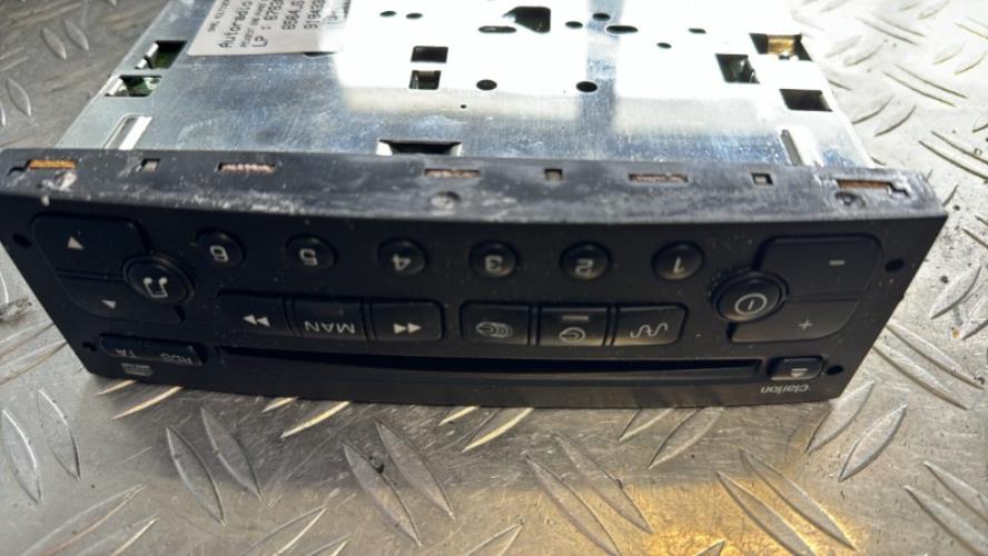 688688-Autoradio-dorigine-PEUGEOT-206-PHASE-2-Diesel-image-1-1 688688 Autoradio dorigine PEUGEOT 206 PHASE 2 Diesel image 1 1 1 Autoradio PEUGEOT 206 PHASE 2 d'origine - 2006 - Occasion Code Autoradio