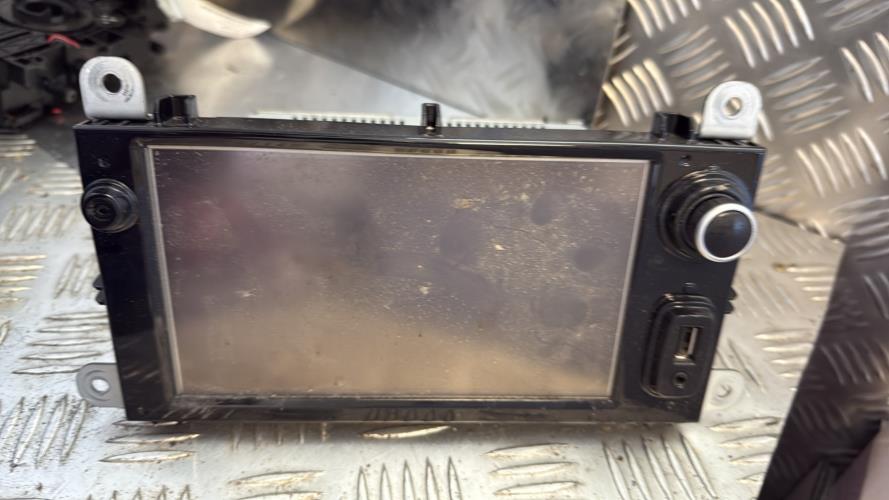 734508-Autoradio-dorigine-RENAULT-CLIO-4-PHASE-2-Essence-image-1 734508 Autoradio dorigine RENAULT CLIO 4 PHASE 2 Essence image 1 1 Autoradio RENAULT CLIO 4 PHASE 2 d'origine - 2017 - Occasion Code Autoradio